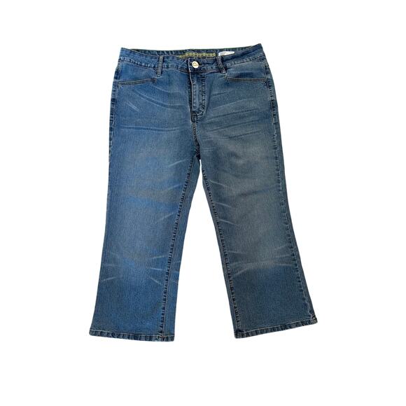 🍁 BUNDLE ONLY - 5/$15 CT Blue Crop Jeans, 5 Pocket Design, Stretch, Women's XL - Picture 2 of 4